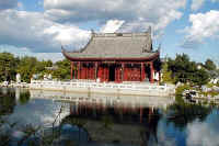 16-garden-pagoda.jpg (32049 bytes)