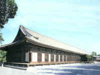 14-01-sanjusan-temple.jpg (68166 bytes)
