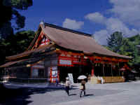 14-11-yakasa-shrine.jpg (73640 bytes)