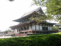 17-12-zojoji-temple.jpg (114145 bytes)