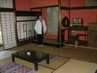 27-01-hachiman-museum.jpg (79657 bytes)