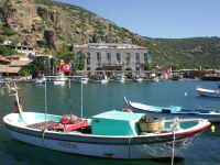 004-hotel.jpg (21847 bytes)