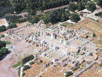 043-basilica-air.jpg (31313 bytes)