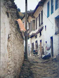 052-sirince-street.jpg (21464 bytes)