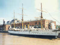 092-frigate.jpg (23953 bytes)