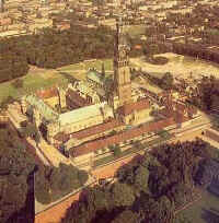 041-church-air.jpg (40161 bytes)