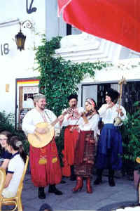 065-ukrain.jpg (32797 bytes)