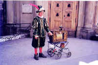 085-grinder.jpg (34444 bytes)