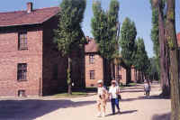 092-barracks.jpg (35155 bytes)