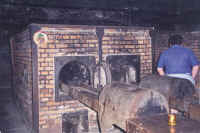 098-oven.jpg (29511 bytes)
