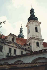112-strahov.jpg (22929 bytes)