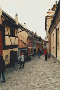 128-golden-lane.jpg (28874 bytes)