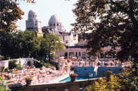 257-outdoor-pools.jpg (44434 bytes)