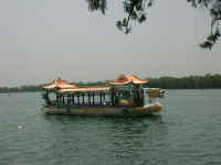 057-SP-ferry-kunming-lk.jpg (27600 bytes)