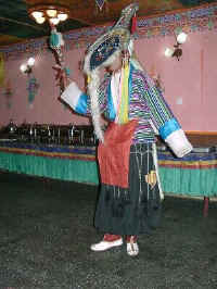 120-R-dance3.jpg (31172 bytes)