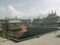 140-T-roof.jpg (26804 bytes)width=