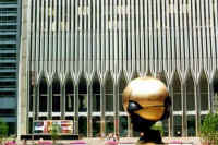 64-wtc-sq.jpg (28467 bytes)