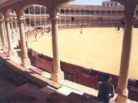 083-ronda-bull-ring.jpg (28073 bytes)