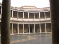 104-Chas-V-palace.jpg (25208 bytes)