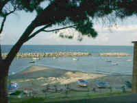 hotelview.jpg (14894 bytes)