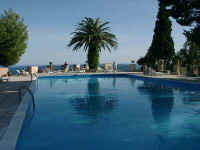 147-pool.jpg (14310 bytes)