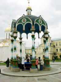 16-05-wtr-taps.JPG (139759 bytes)width=