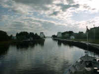 17-05-volga-lock.JPG (119385 bytes)