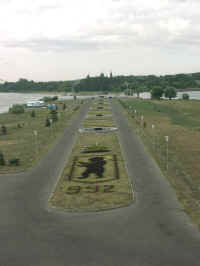 18-02-park.jpg (106815 bytes)