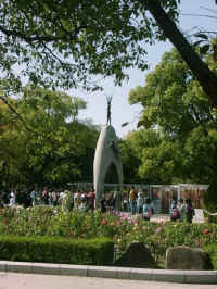 25-15-peace-children.jpg (91873 bytes)