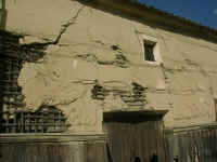 27-04-hachiman-wall.jpg (90429 bytes)