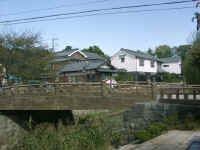 27-05-hachiman-bridge.jpg (100849 bytes)