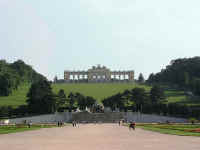 09-20-09_gloriette+neptune.jpg (97188 bytes)